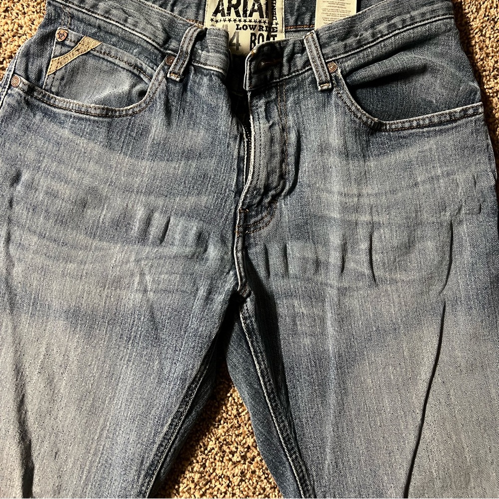One pair of ariat jeans 32x32